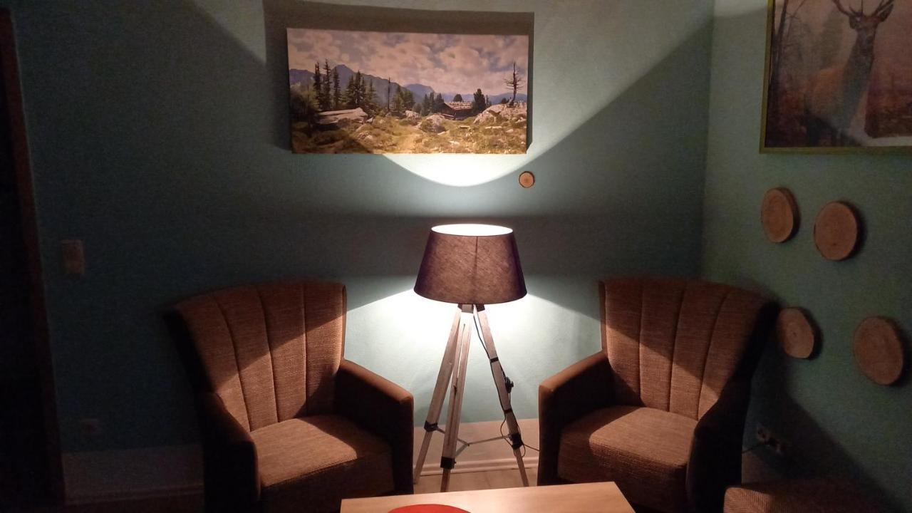 Monteur- Und Ferienwohnung Waldrauschen Fehrenbach エクステリア 写真
