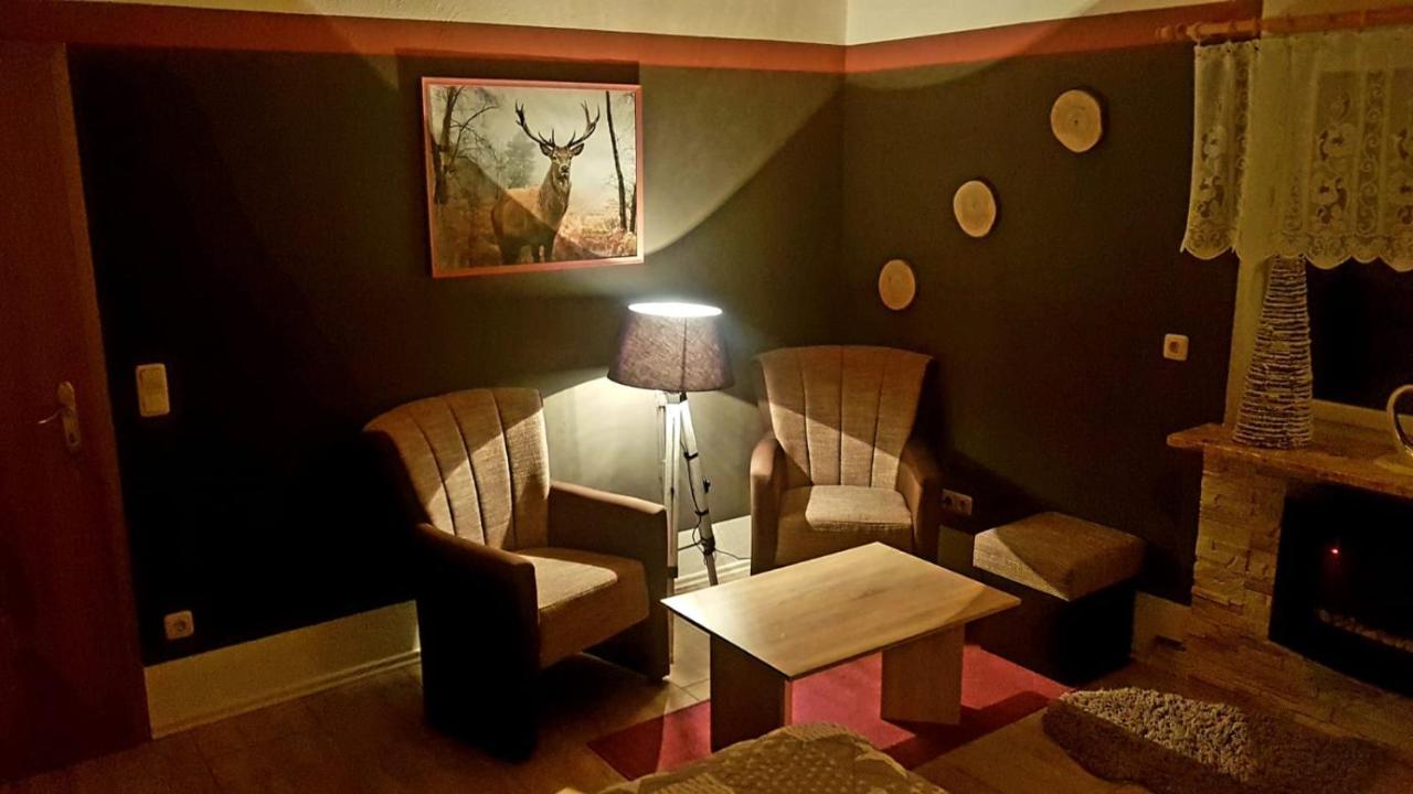 Monteur- Und Ferienwohnung Waldrauschen Fehrenbach エクステリア 写真