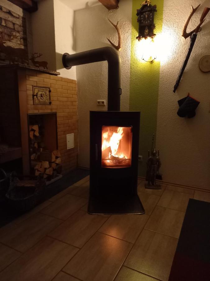 Monteur- Und Ferienwohnung Waldrauschen Fehrenbach エクステリア 写真