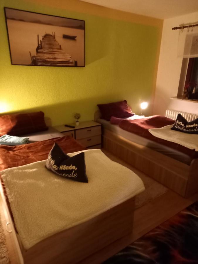Monteur- Und Ferienwohnung Waldrauschen Fehrenbach エクステリア 写真