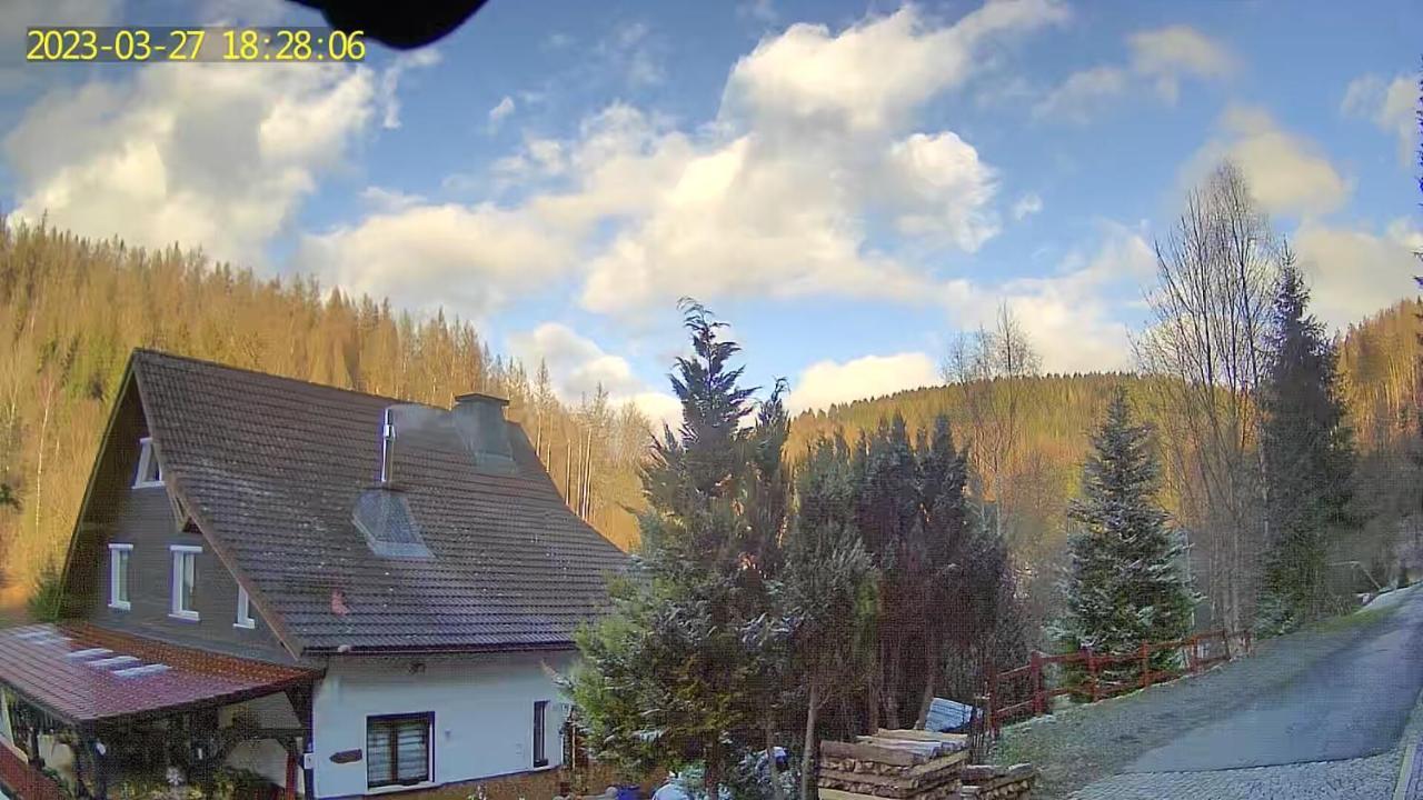 Monteur- Und Ferienwohnung Waldrauschen Fehrenbach エクステリア 写真