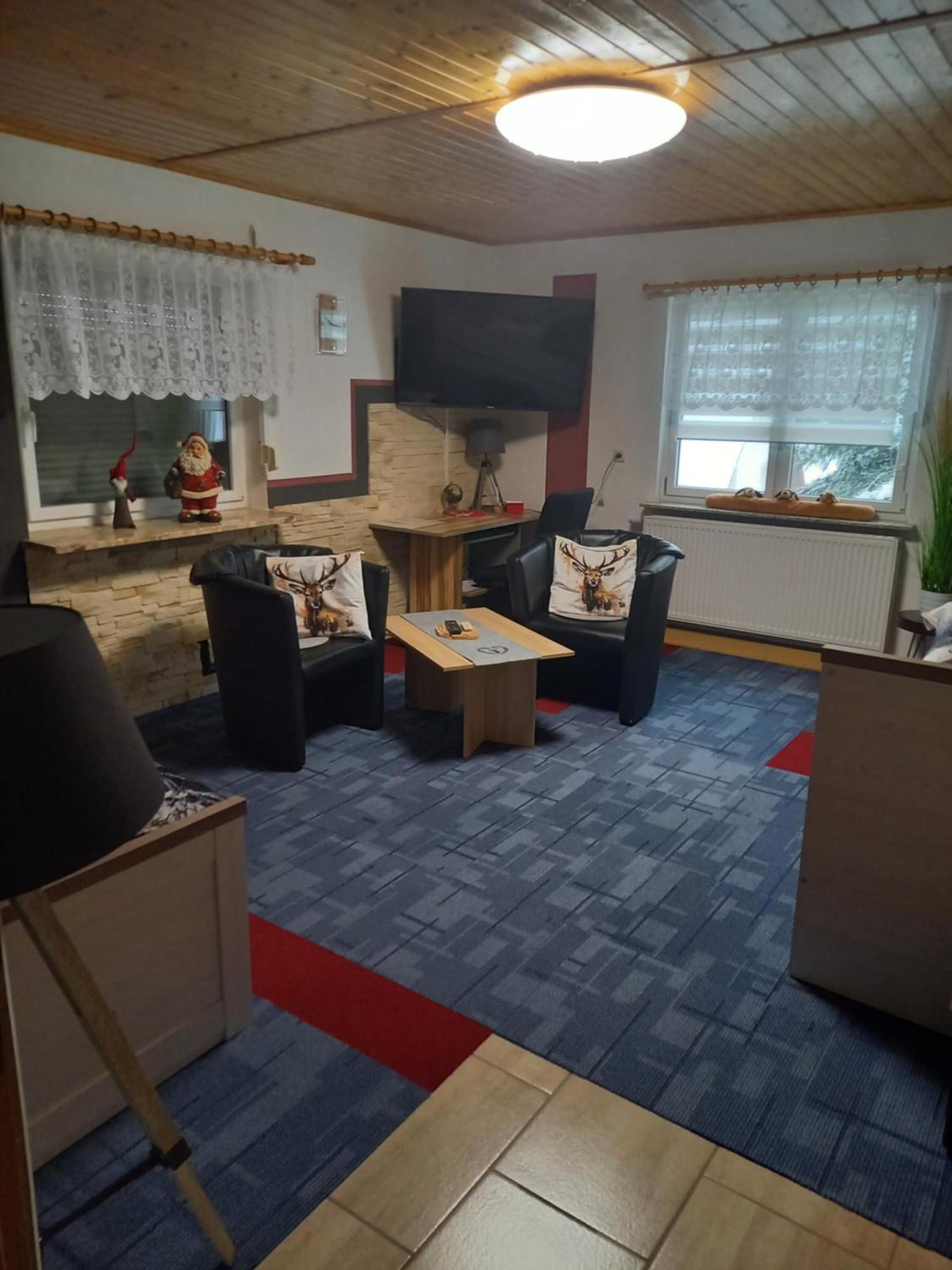 Monteur- Und Ferienwohnung Waldrauschen Fehrenbach エクステリア 写真