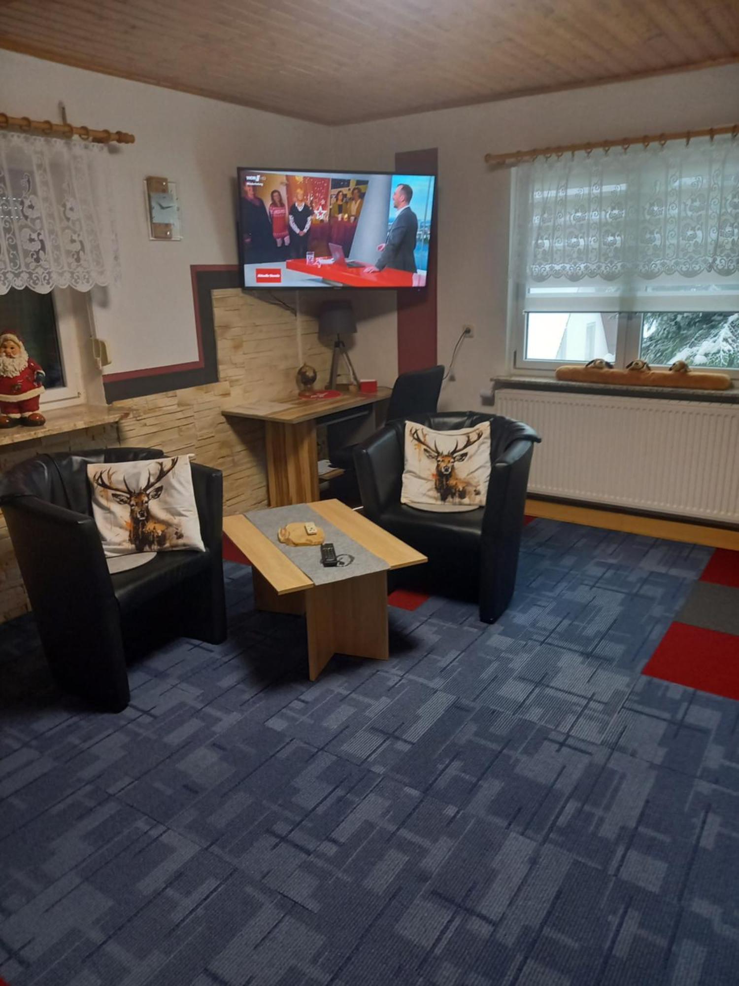 Monteur- Und Ferienwohnung Waldrauschen Fehrenbach エクステリア 写真