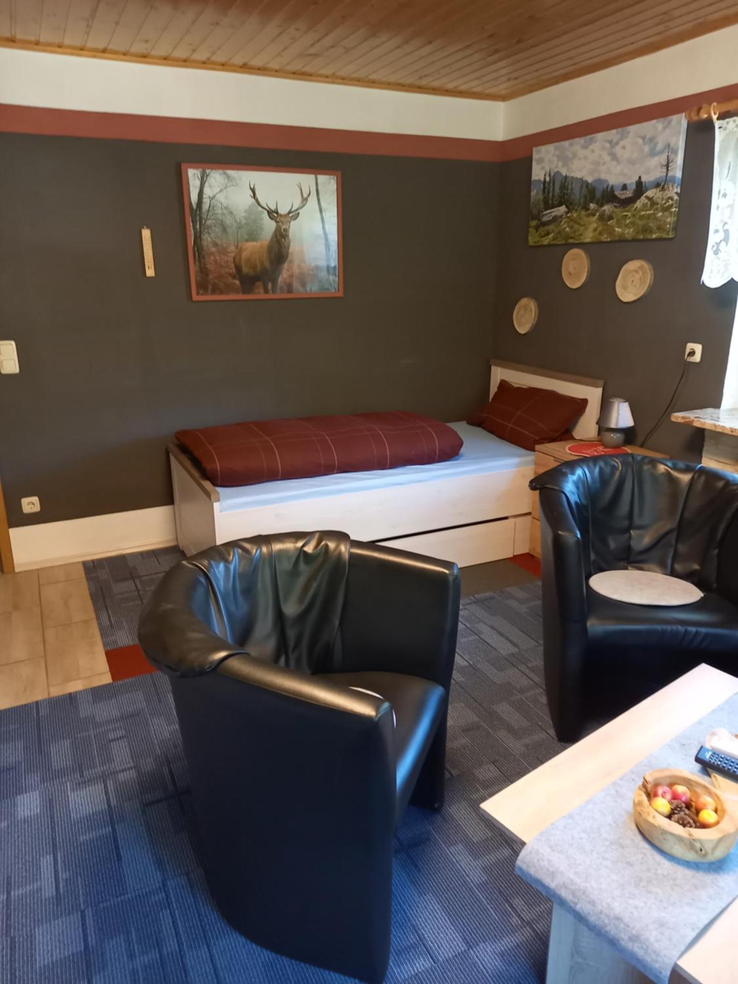 Monteur- Und Ferienwohnung Waldrauschen Fehrenbach エクステリア 写真