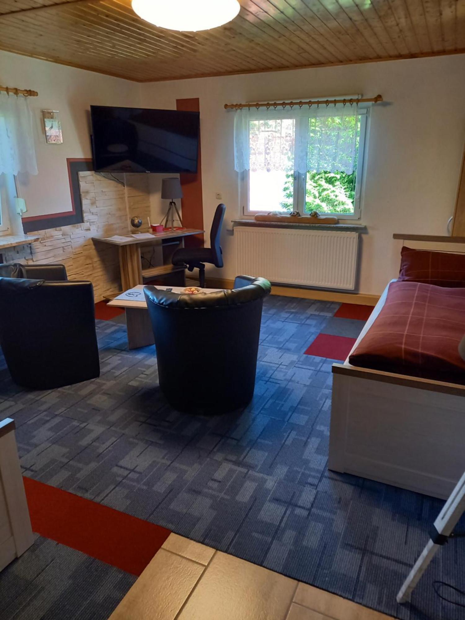 Monteur- Und Ferienwohnung Waldrauschen Fehrenbach エクステリア 写真